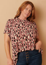 Load image into Gallery viewer, Mauve Abstract Short Sleeve Blouse
