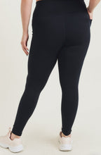 Load image into Gallery viewer, Black Solid Highwaist Legging
