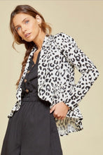 Load image into Gallery viewer, Animal Print Open Front Blazer
