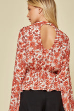 Load image into Gallery viewer, Bell Sleeved Floral Top
